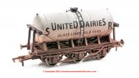 4F-031-002 Dapol Milk Tanker in SR United Dairies livery with weathered finish